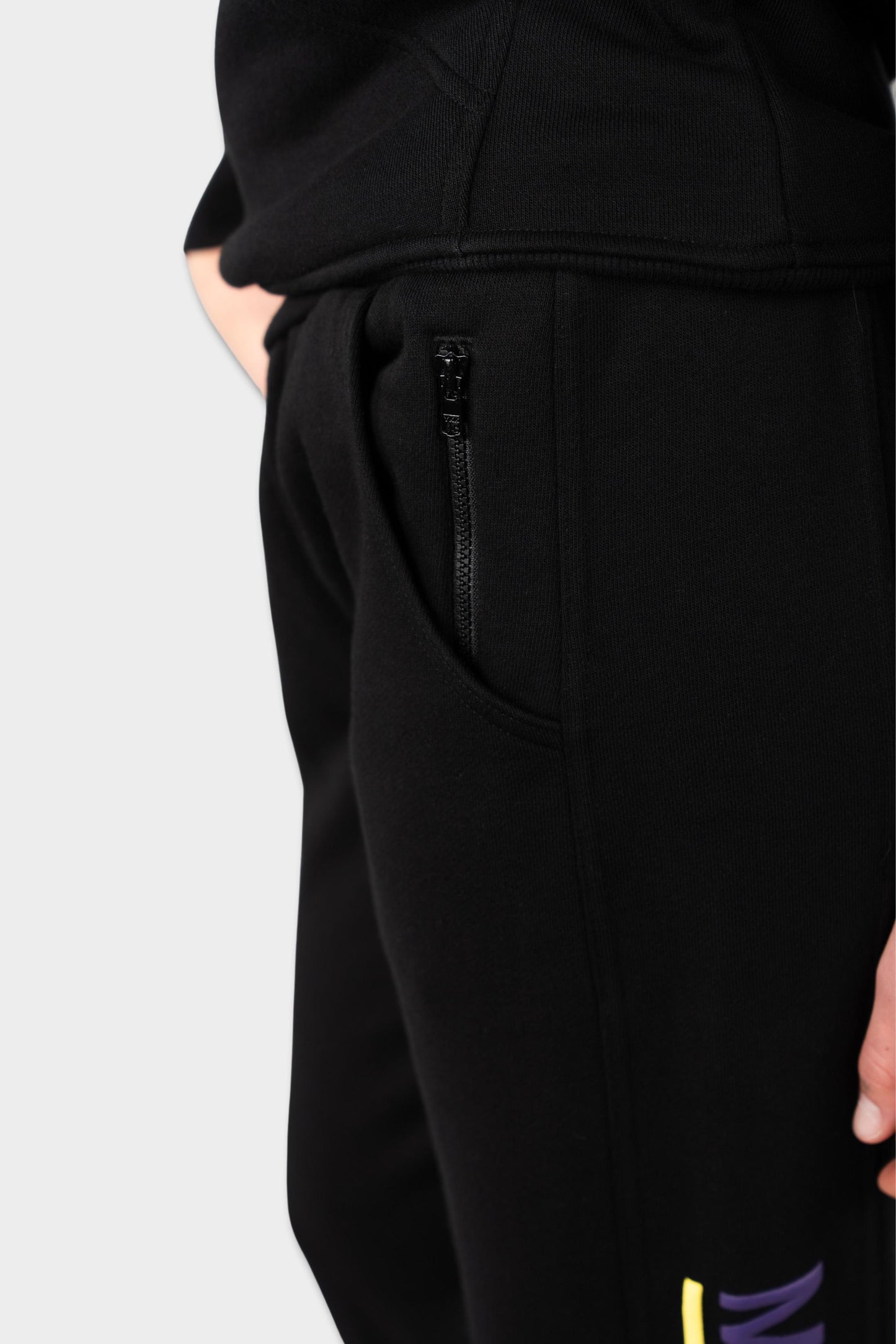 Marlborough Plush Sweatpants Black